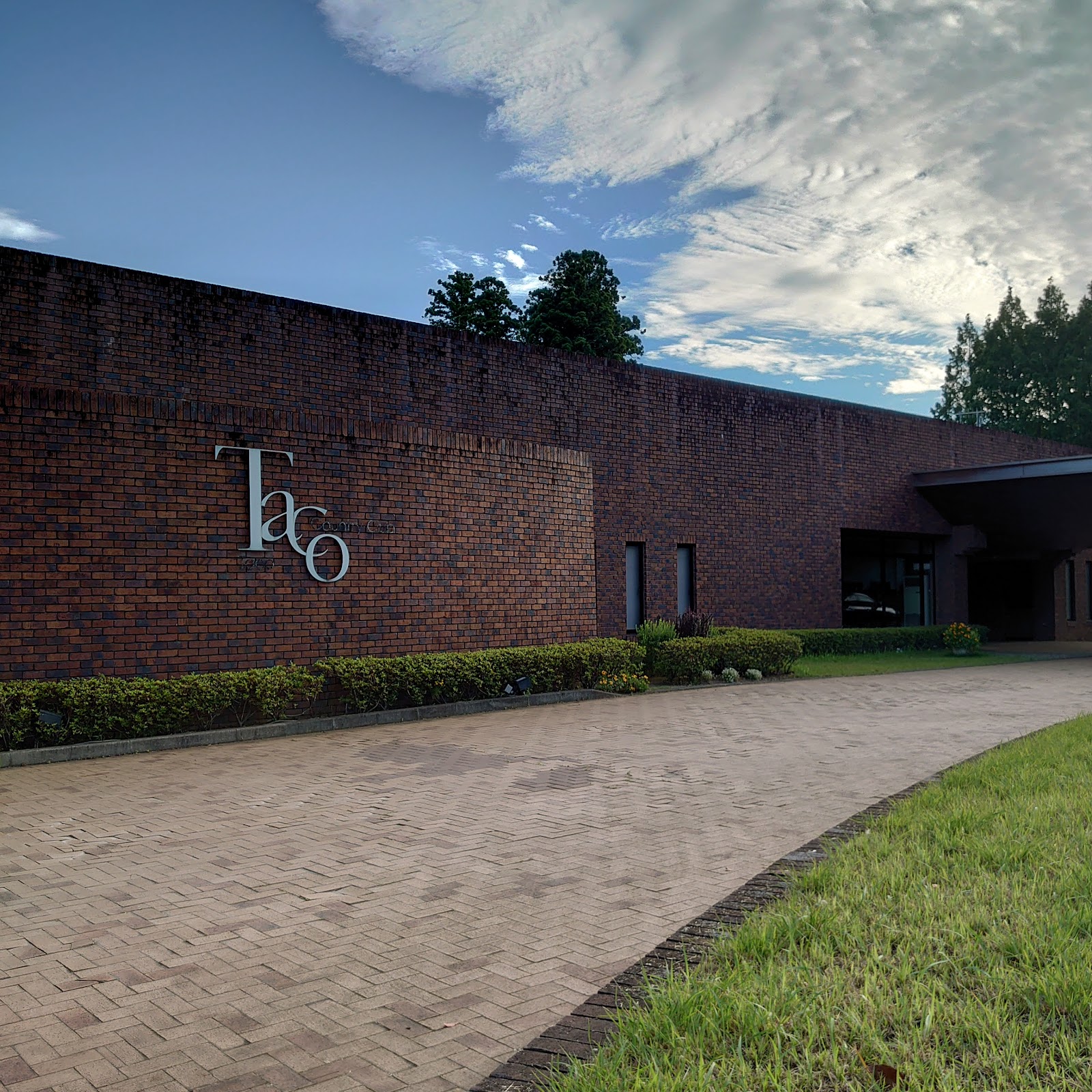 Tako Country Club - 3