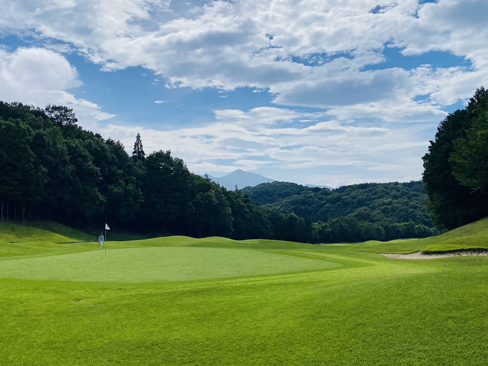 Adonis Ogawa country Club