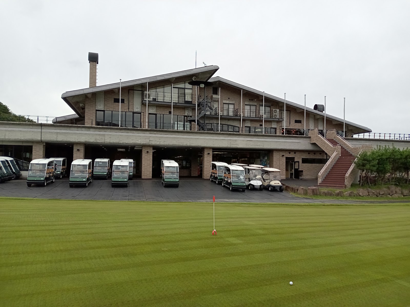Too Country Club - 5